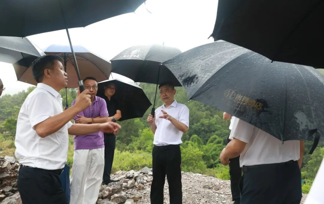 任序江在彭水中学迁建项目现场调研.jpg ""